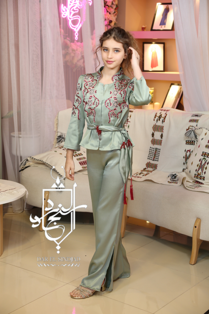 Karakou Tanireth Gris fille